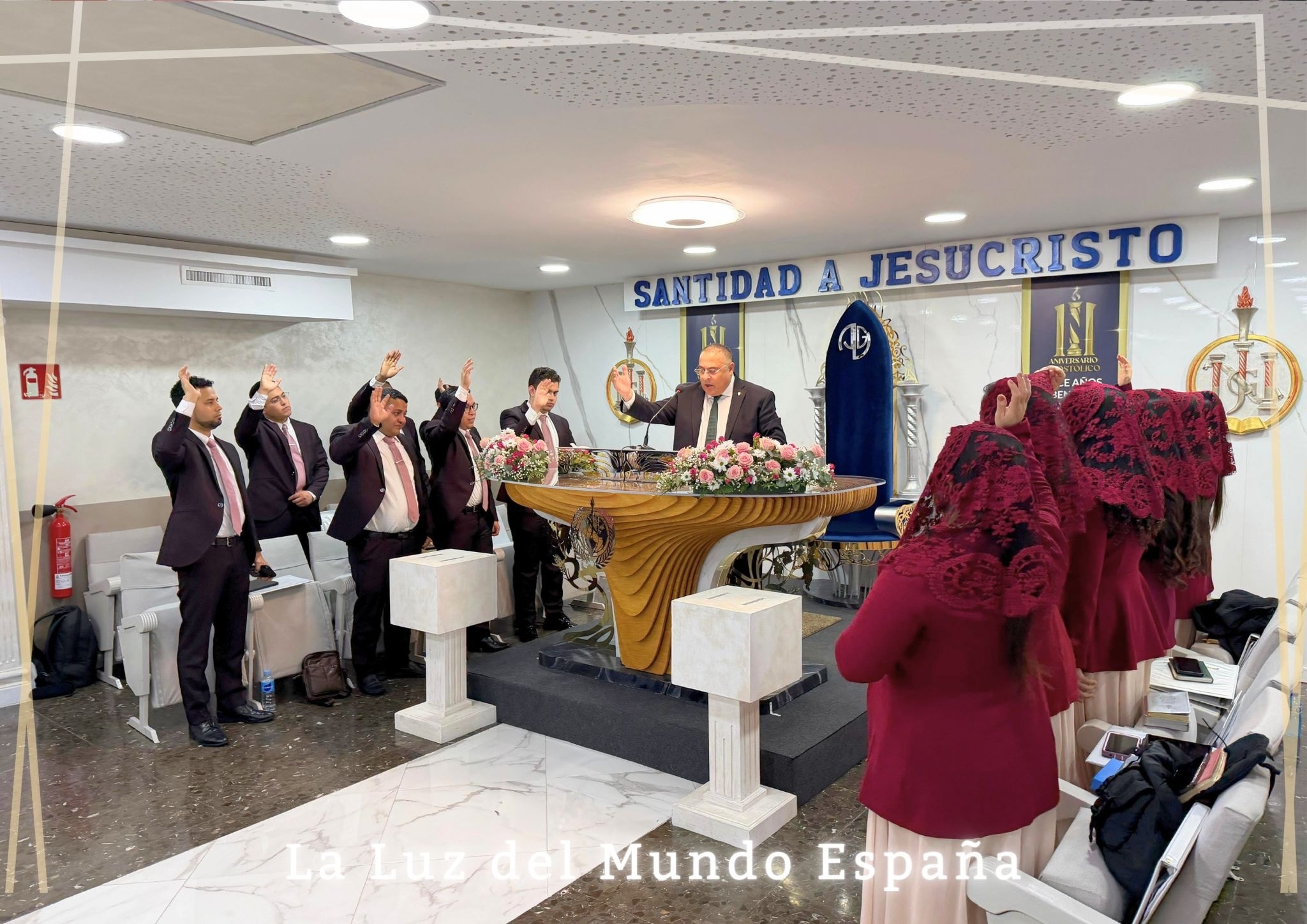 Escuela Dominical y  Saludo Apostólico.
