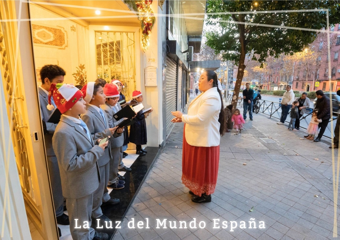Melodías de paz y alegría en las calles de Madrid.